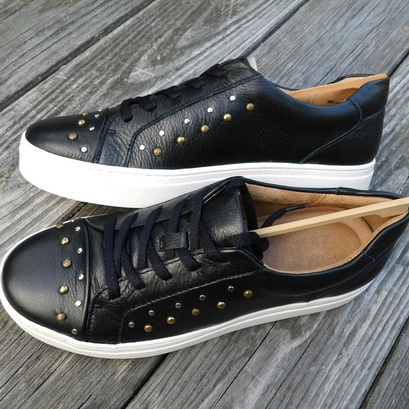 naturalizer wide width heels